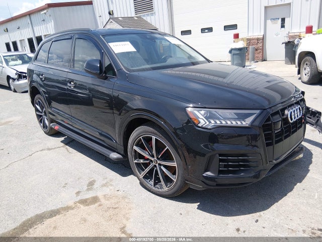 Salvage Audi Q7 Image