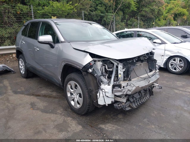 Salvage Toyota RAV4 Image