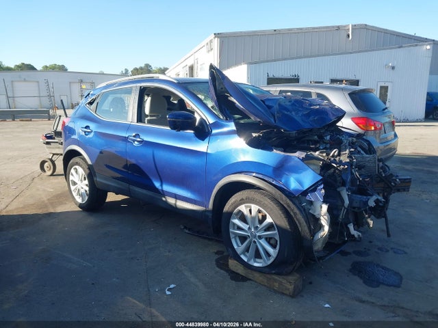 Salvage Nissan Rogue Image