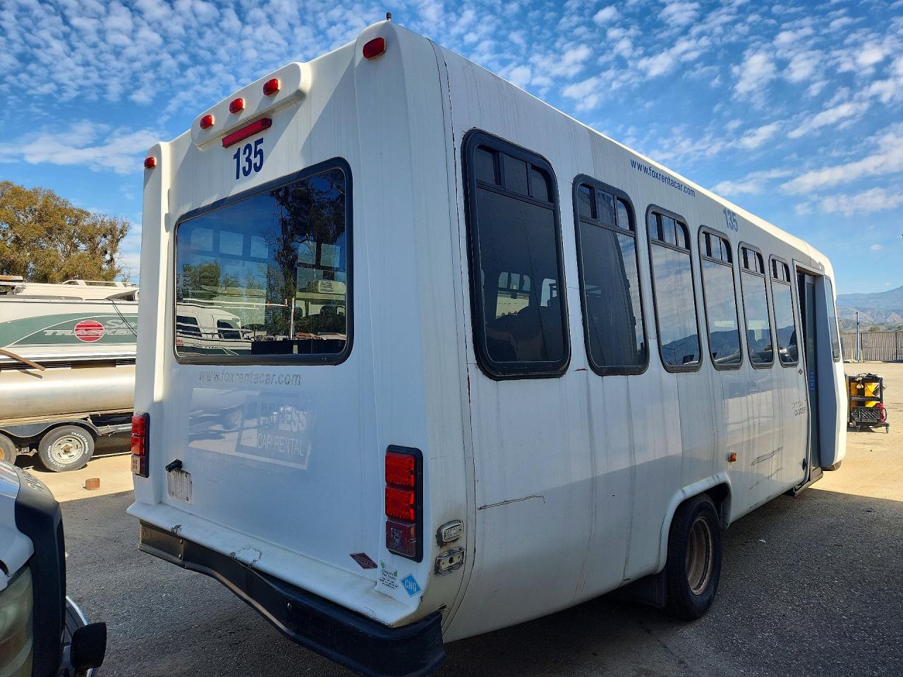 Ford Econoline E450 Super Duty Cutaway Van