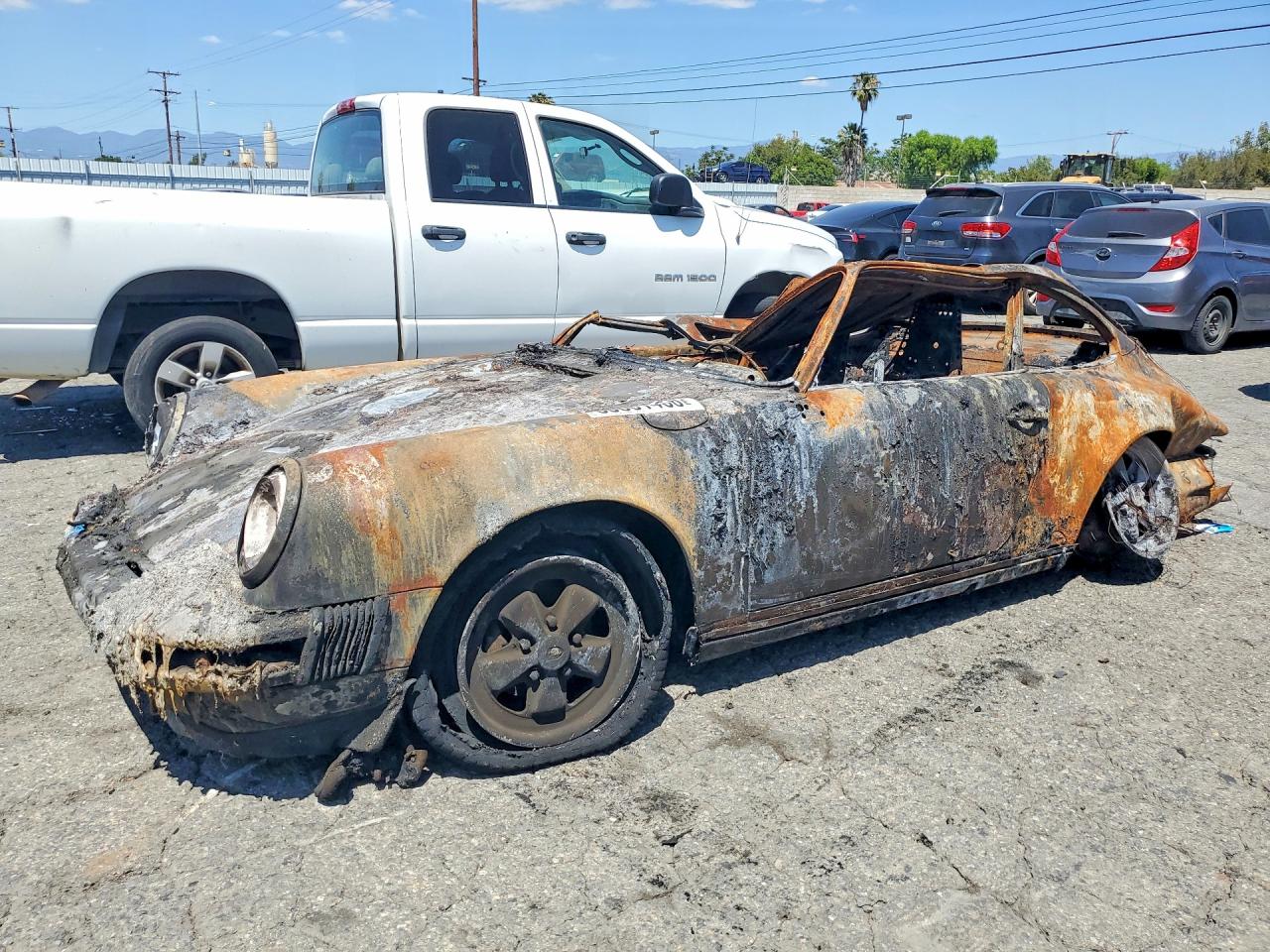 Salvage Porsche 911 Image