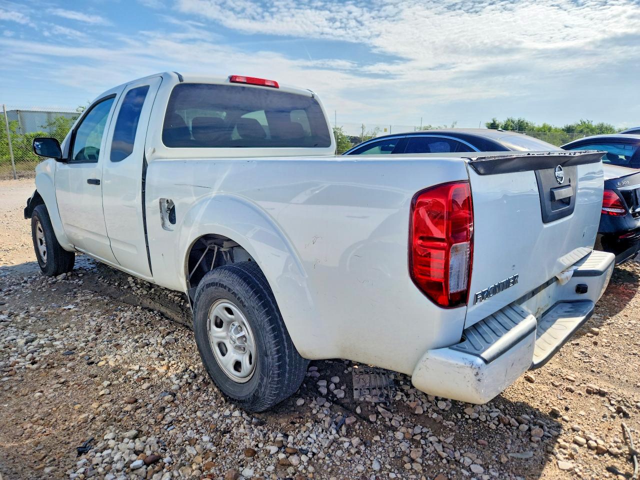 Nissan Frontier S