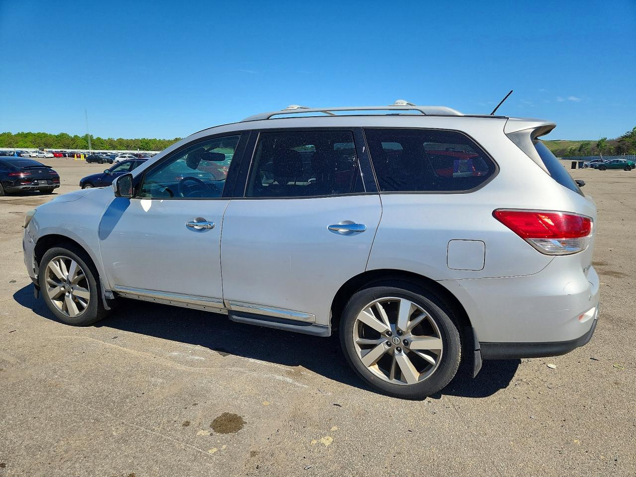 Nissan Pathfinder S