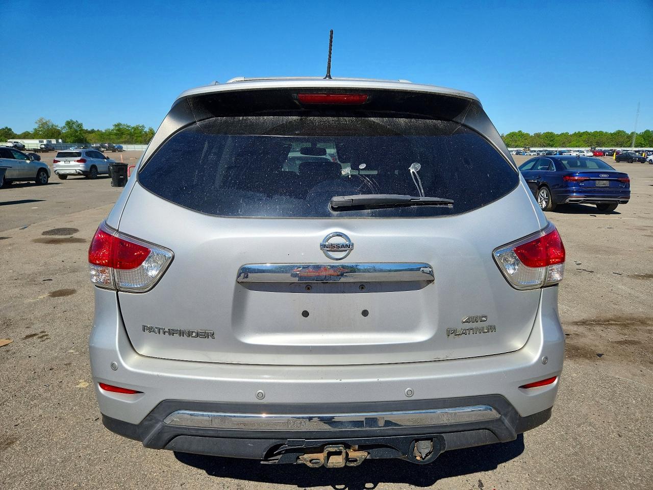 Nissan Pathfinder S