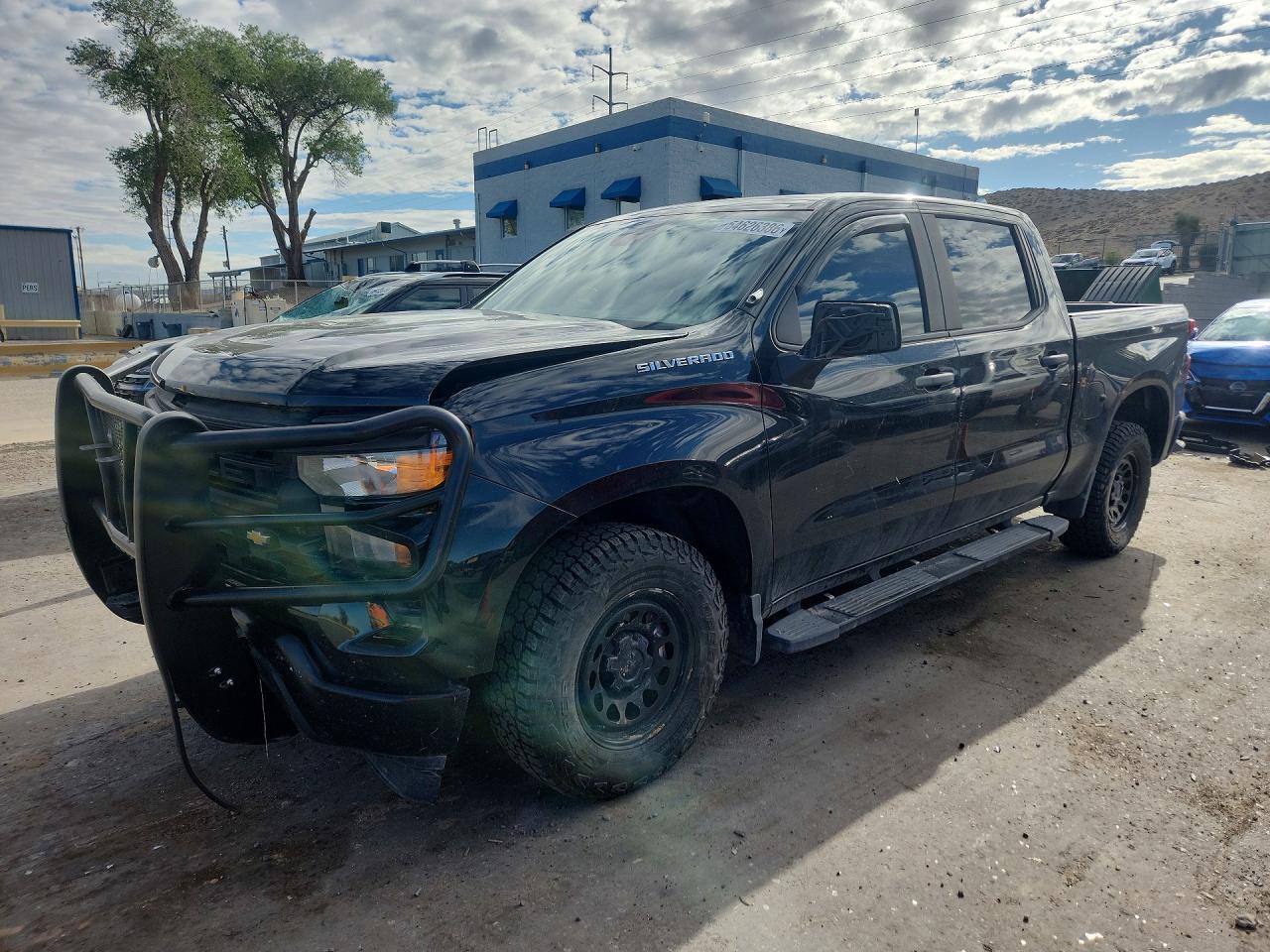 Salvage Chevrolet Silverado Image