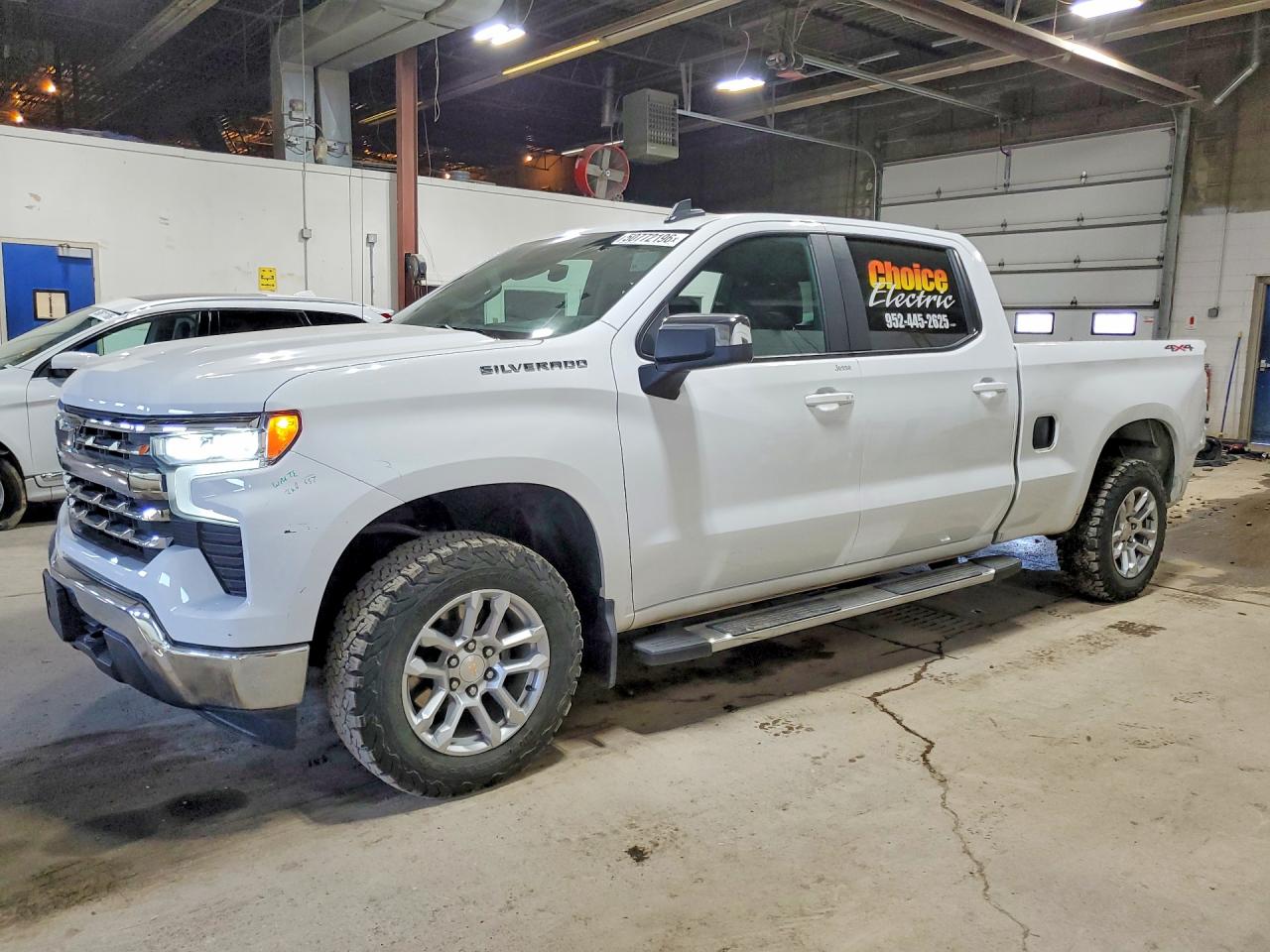 Salvage Chevrolet Silverado Image