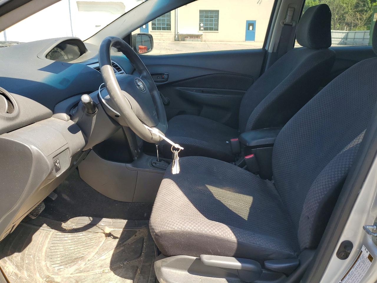 Toyota Yaris Base