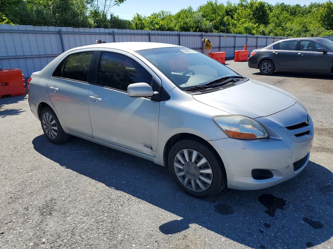 Toyota Yaris Base