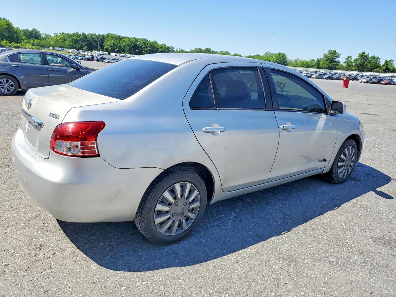 Toyota Yaris Base