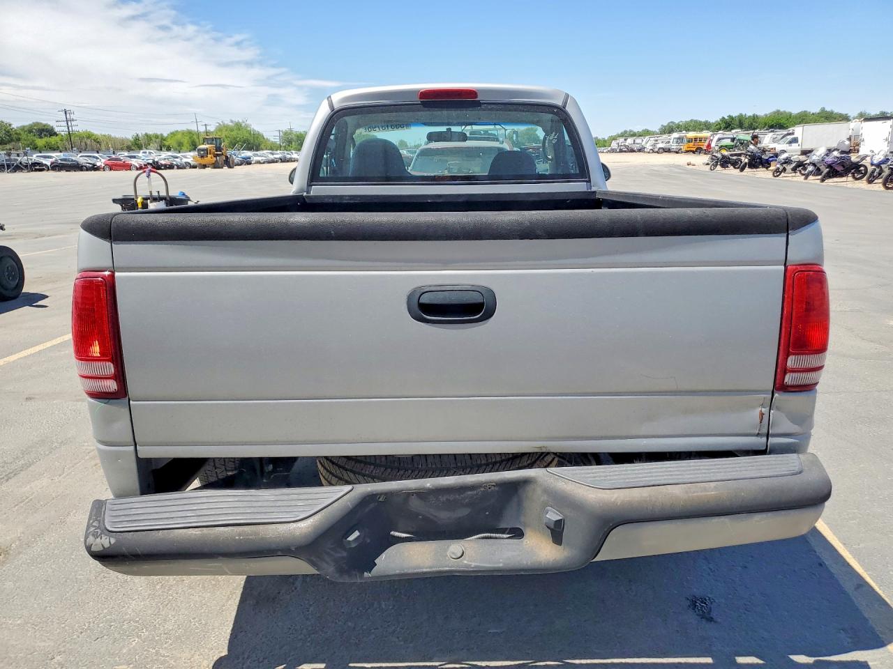 Dodge Dakota Base