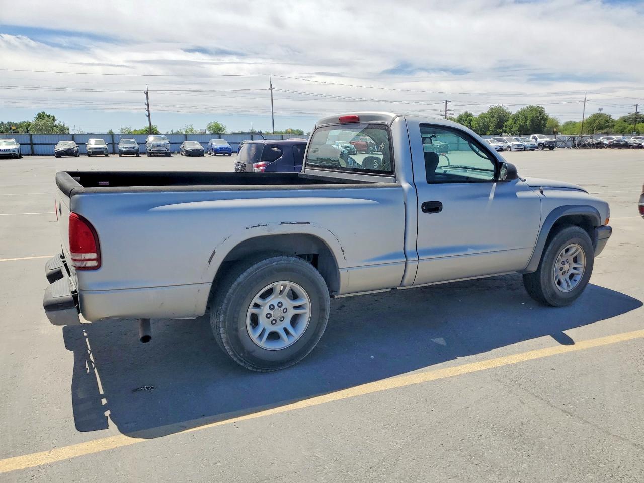 Dodge Dakota Base