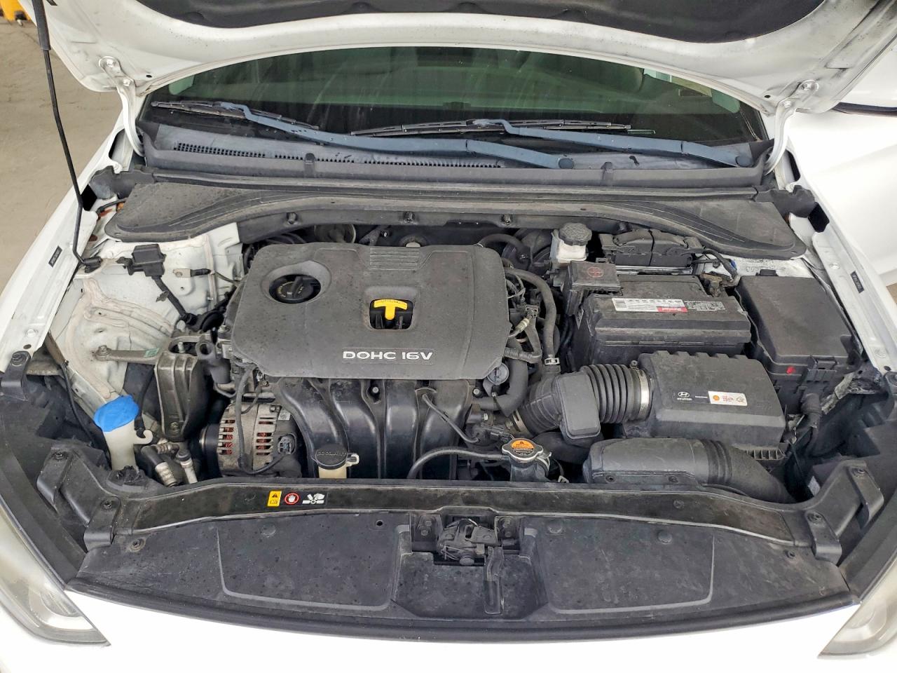 Hyundai ELANTRA Sel