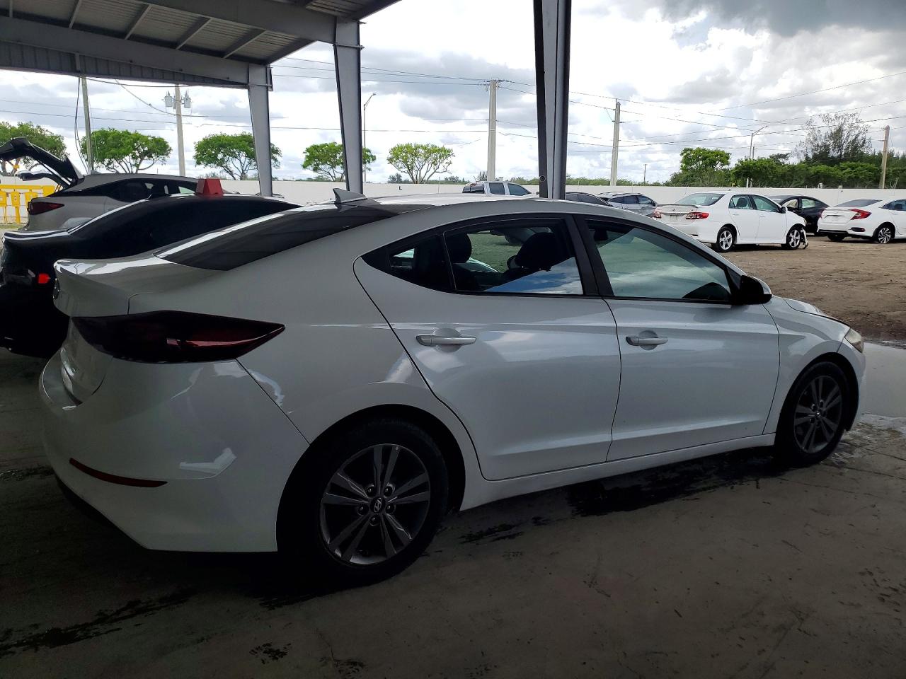 Hyundai ELANTRA Sel