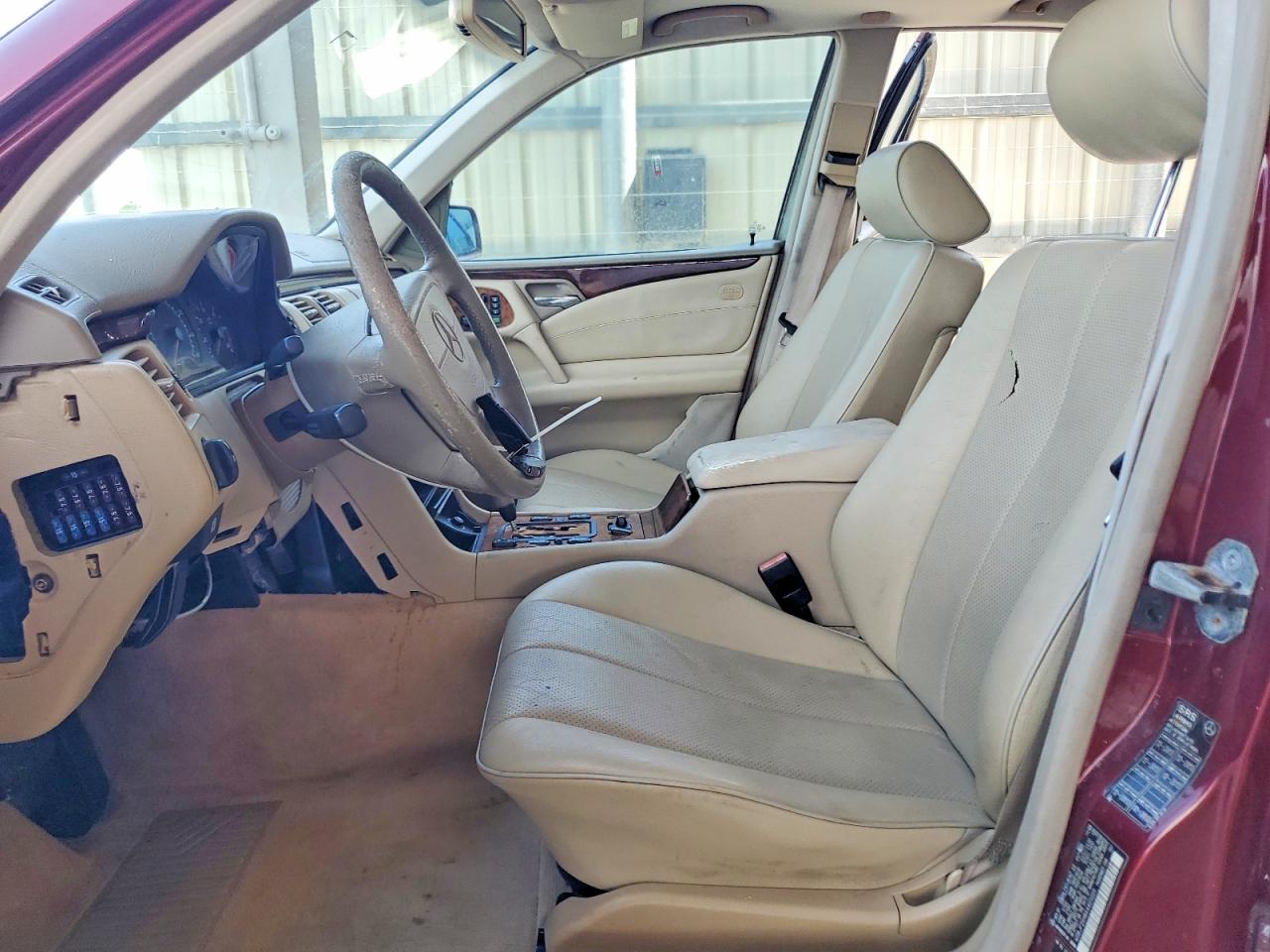 Mercedes-Benz E-Class 300td