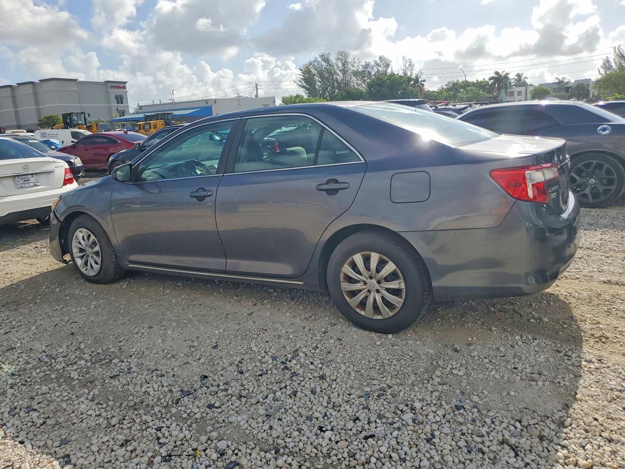 Toyota Camry Le