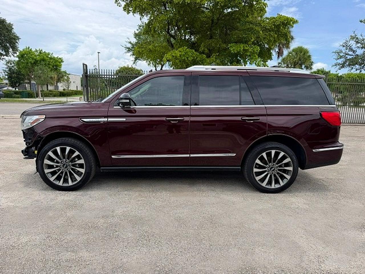 Lincoln Navigator Reserve