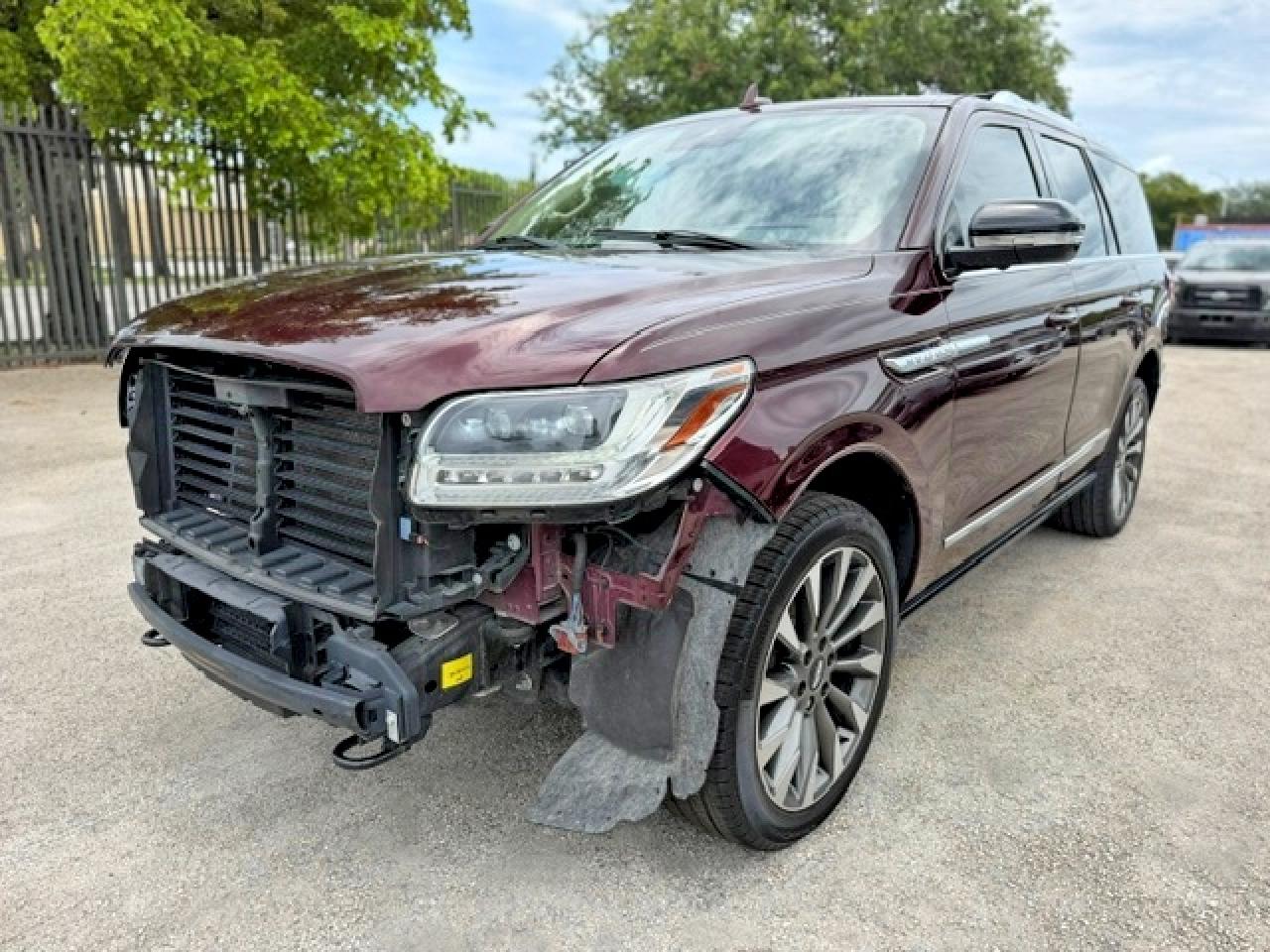 Salvage Lincoln Navigator Image