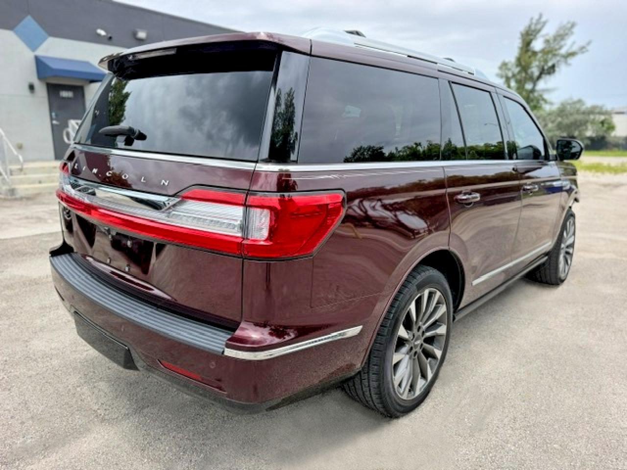 Lincoln Navigator Reserve