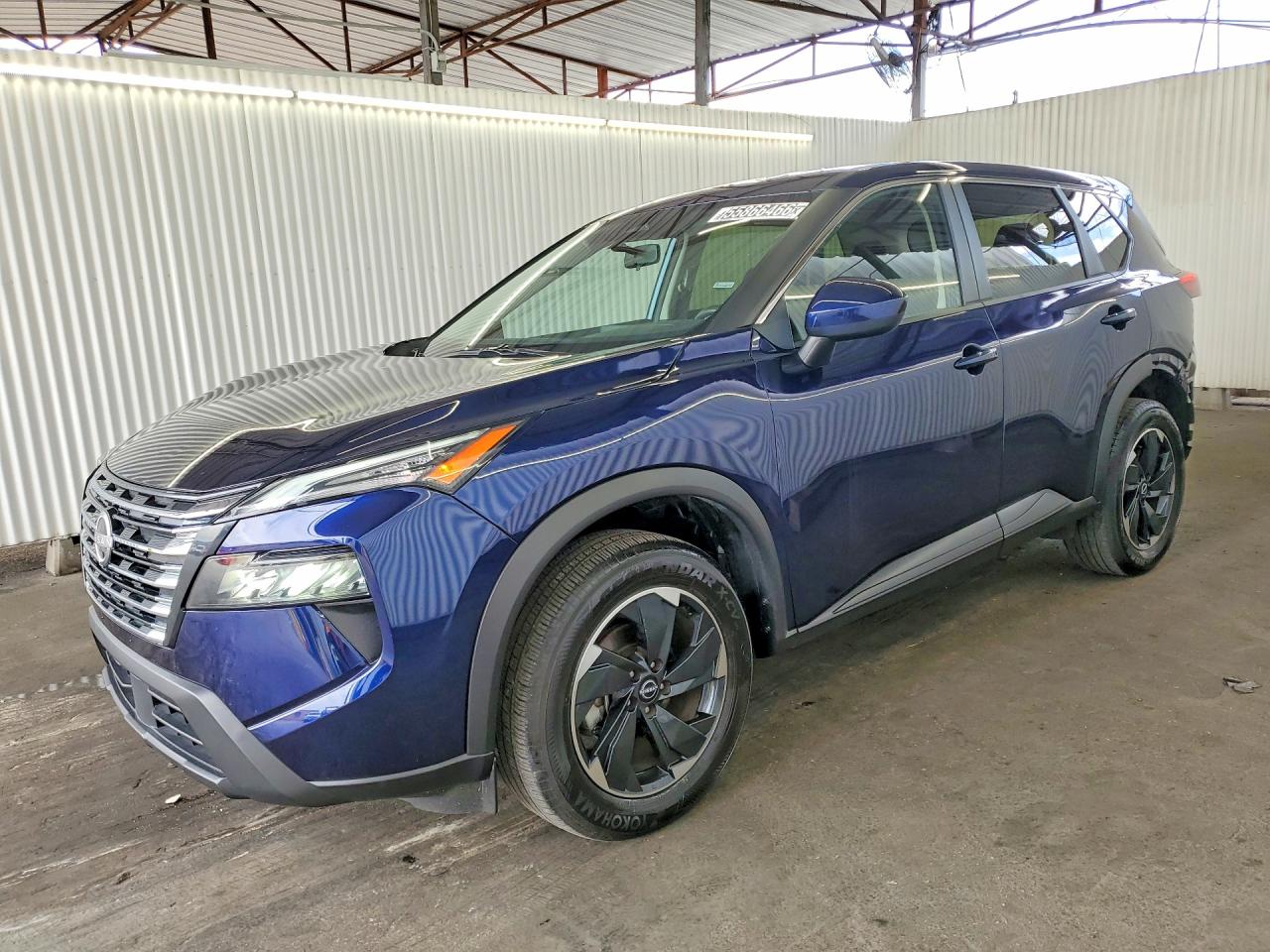 Salvage Nissan Rogue Image