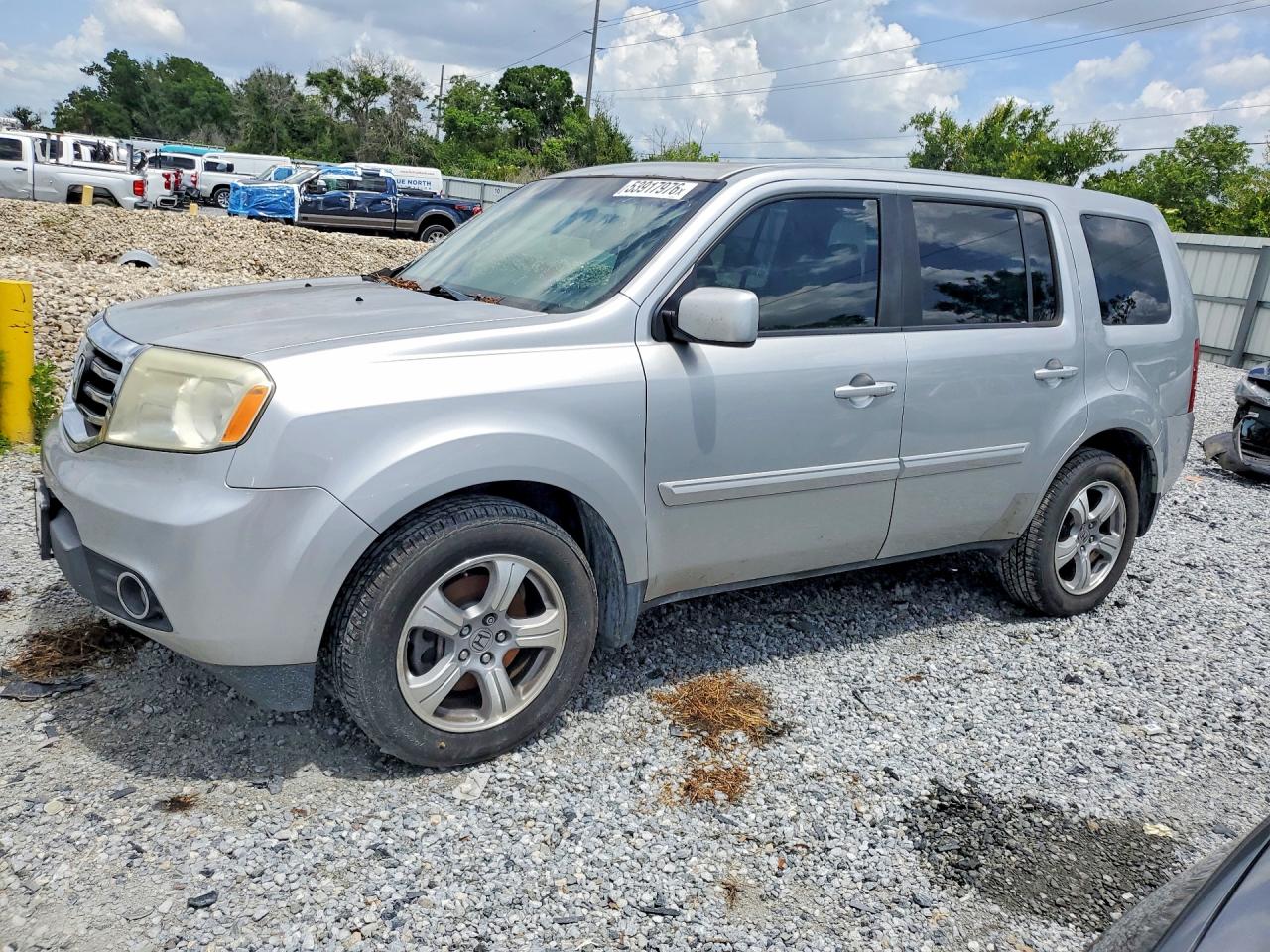 Salvage Honda Pilot Image