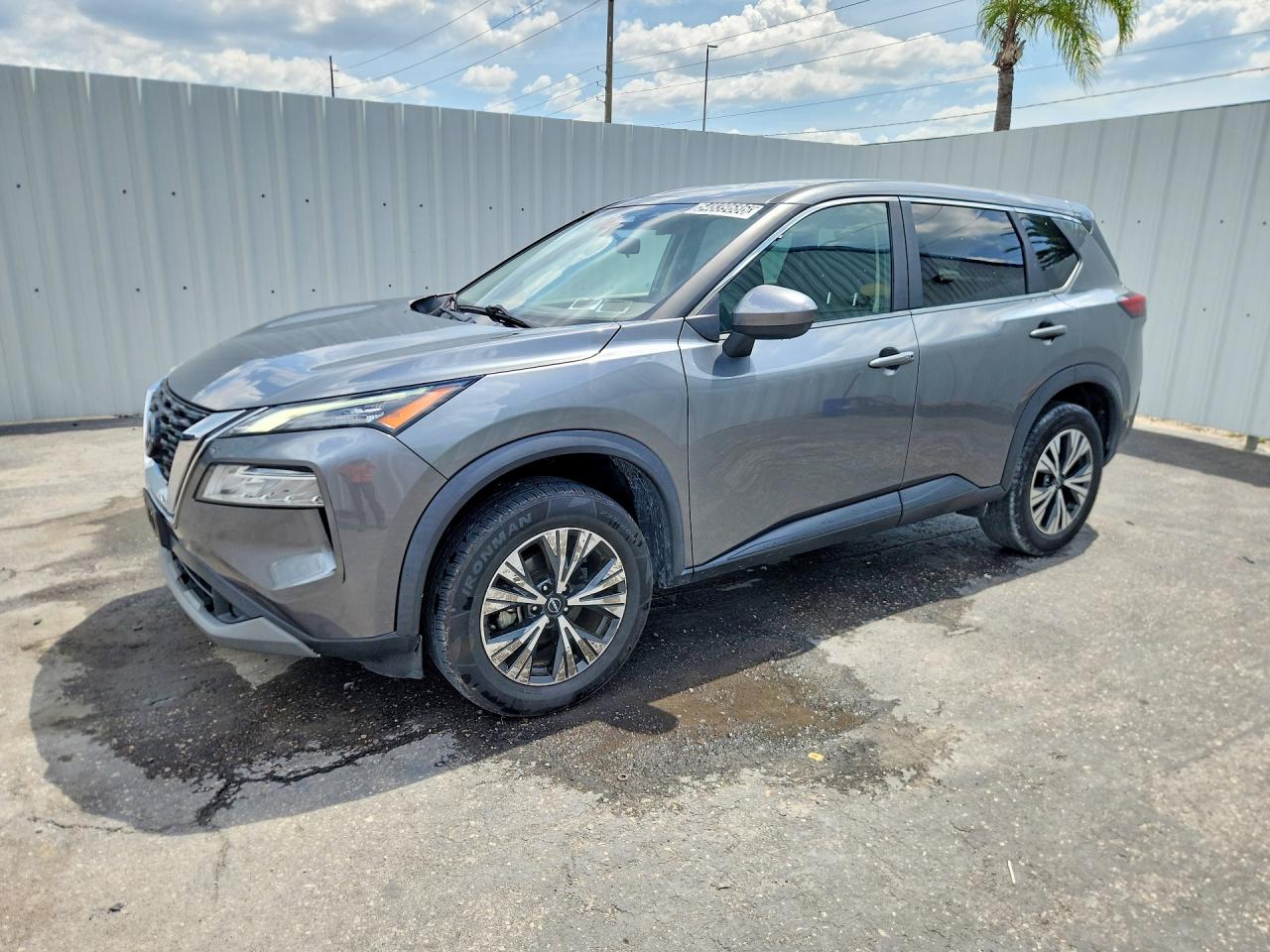 Salvage Nissan Rogue Image
