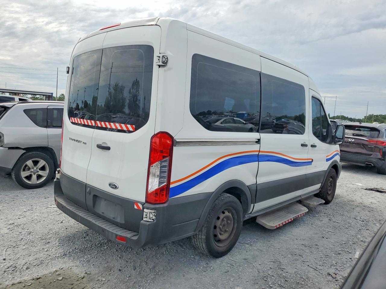 Ford Transit T-150