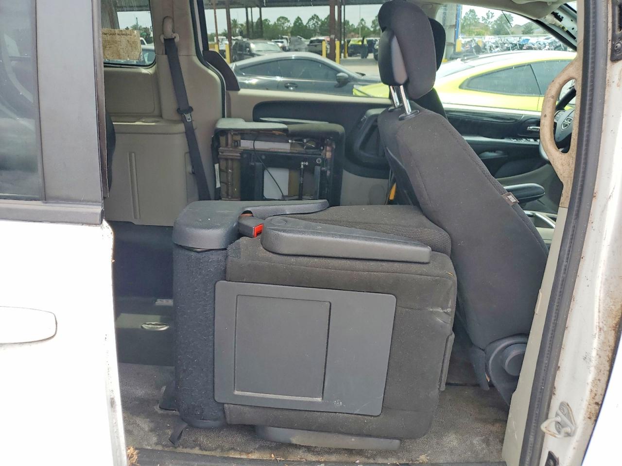 Dodge Caravan Sxt