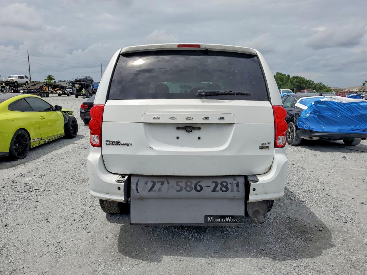 Dodge Caravan Sxt