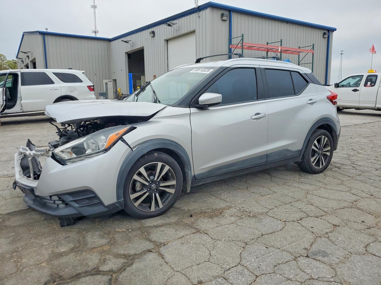 Salvage Nissan Kicks Image