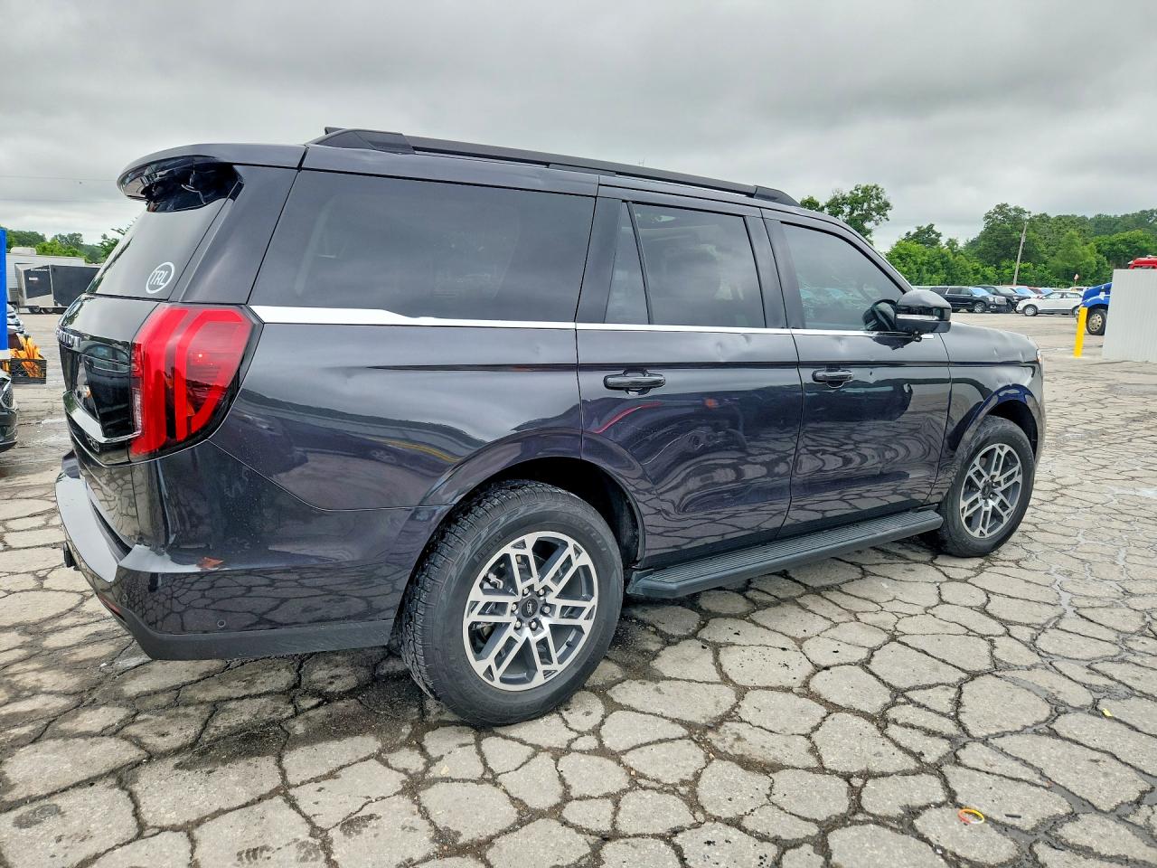 Ford Expedition Active