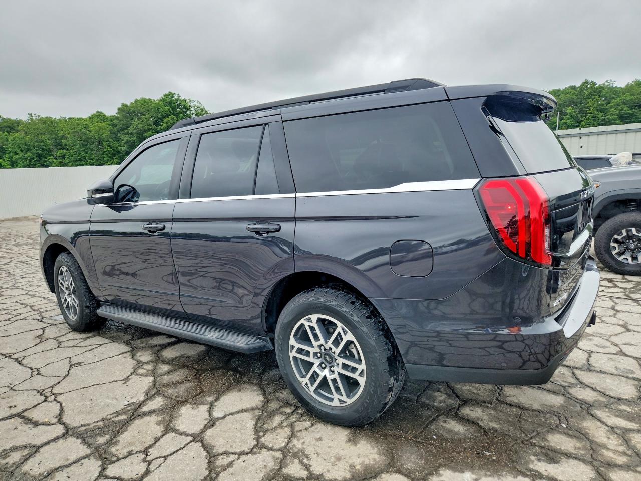 Ford Expedition Active