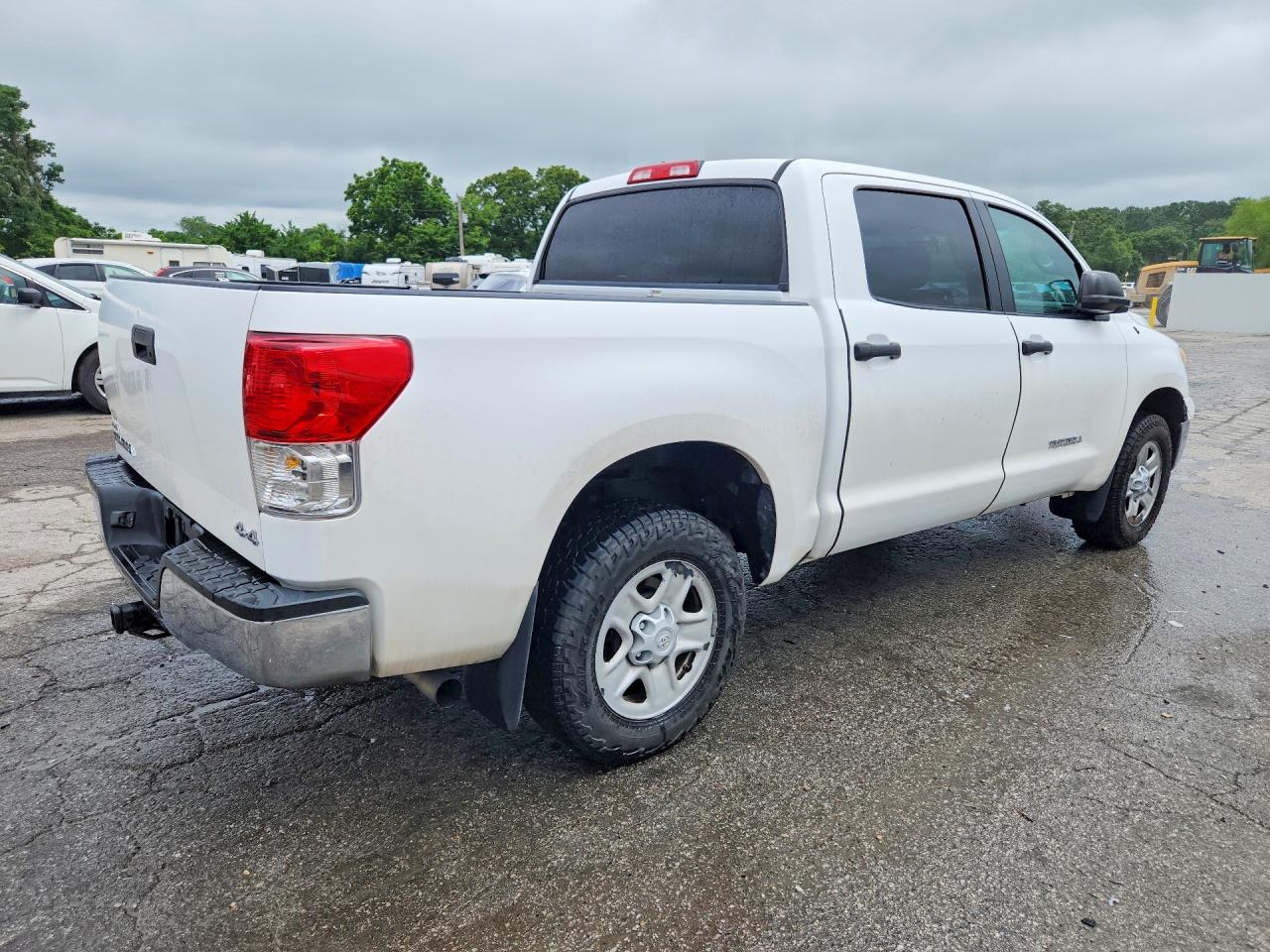 Toyota Tundra Crewmax Sr5