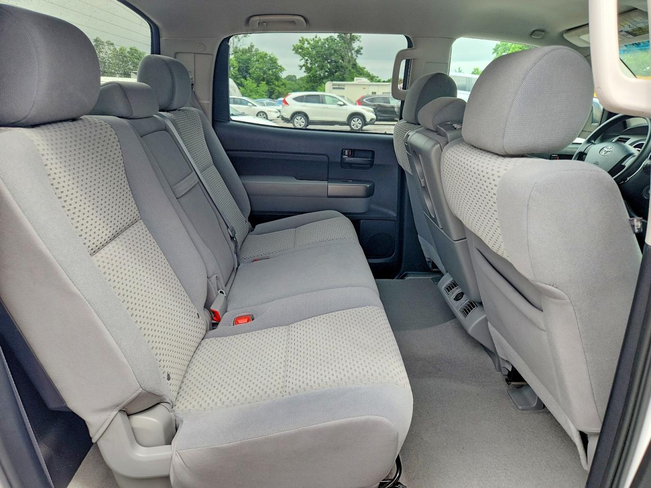 Toyota Tundra Crewmax Sr5