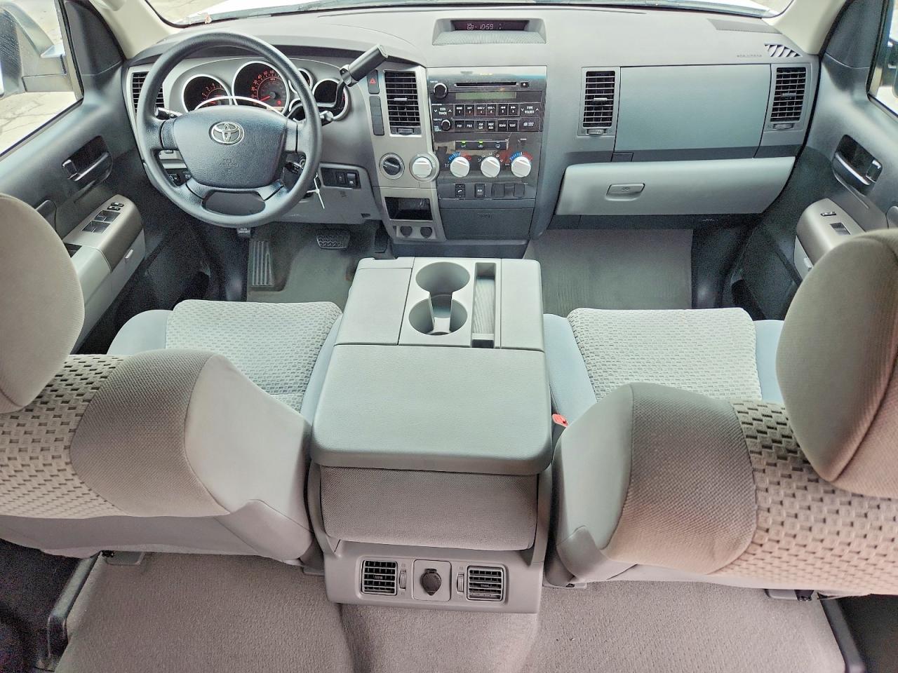 Toyota Tundra Crewmax Sr5