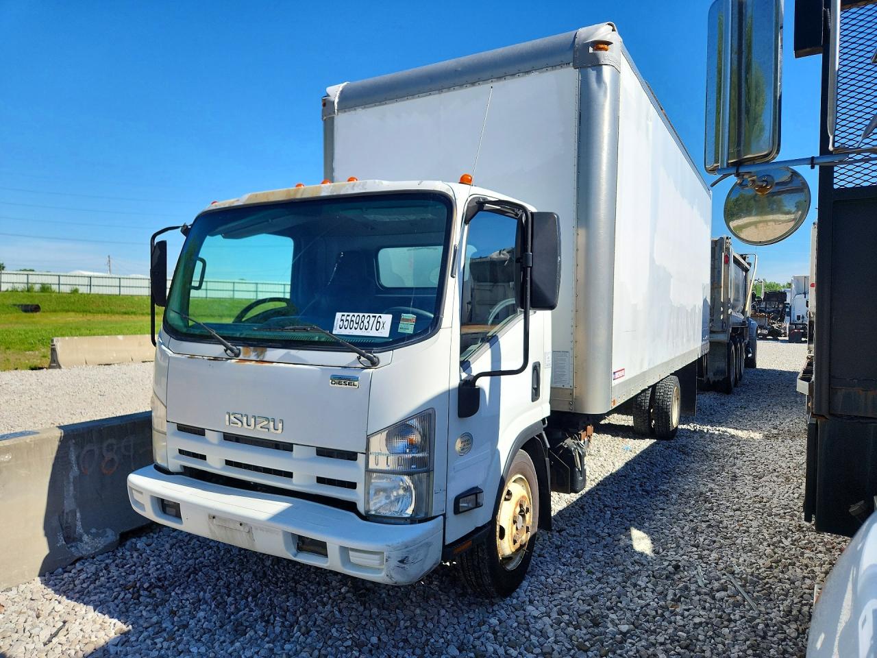 Salvage Isuzu Npr Image