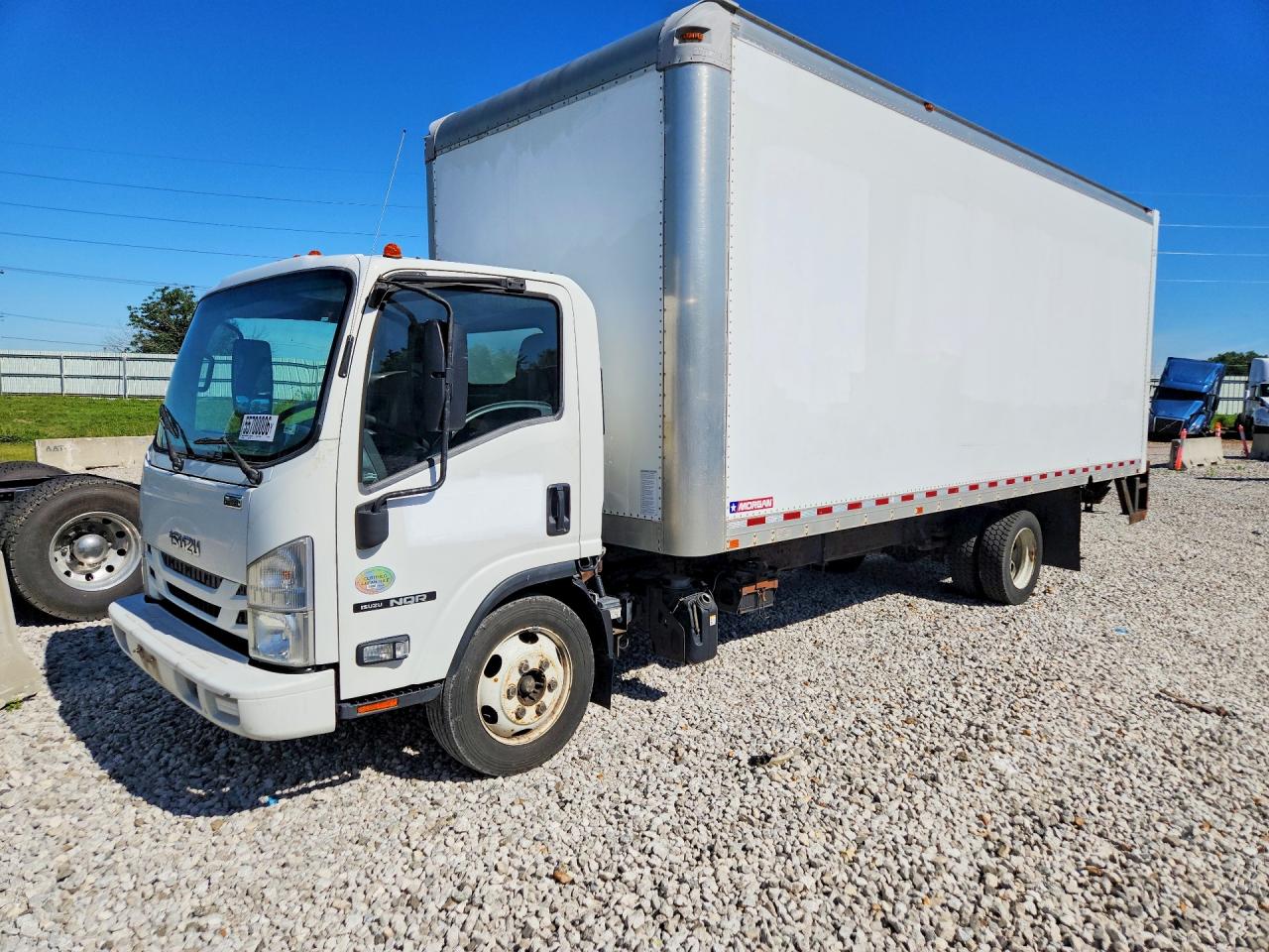 Salvage Isuzu Nqr Image