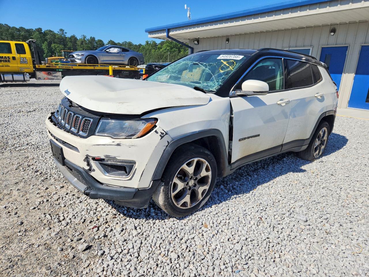 Salvage Jeep Compass Image
