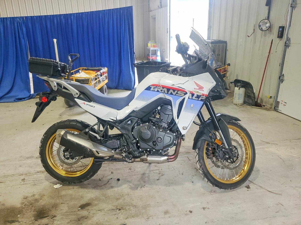 Salvage Honda Xl750 Image