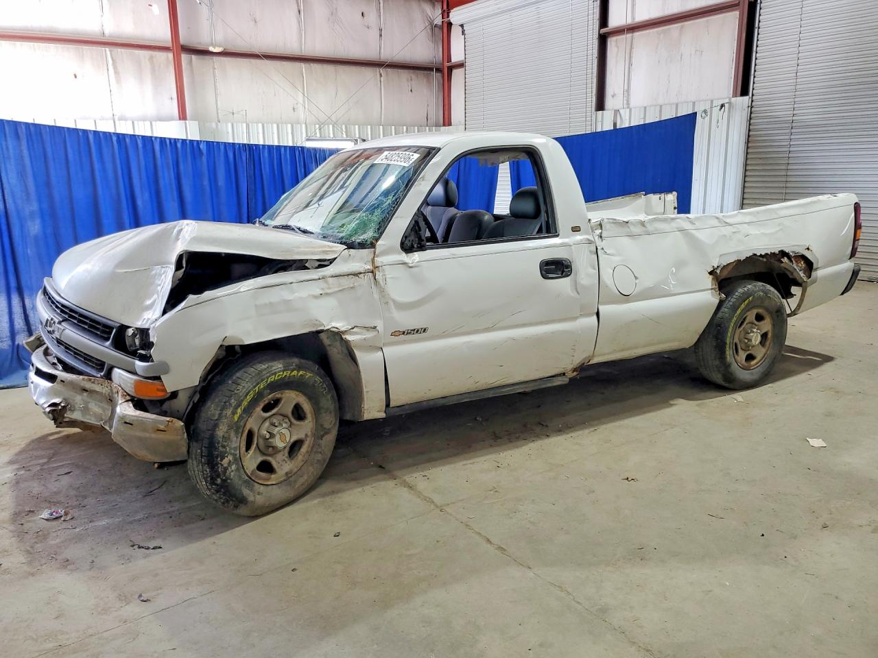 Salvage Chevrolet Silverado Image
