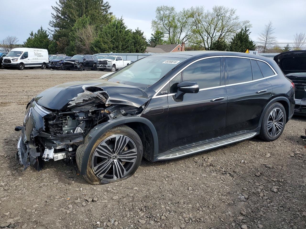 Salvage Mercedes-Benz EQS Image
