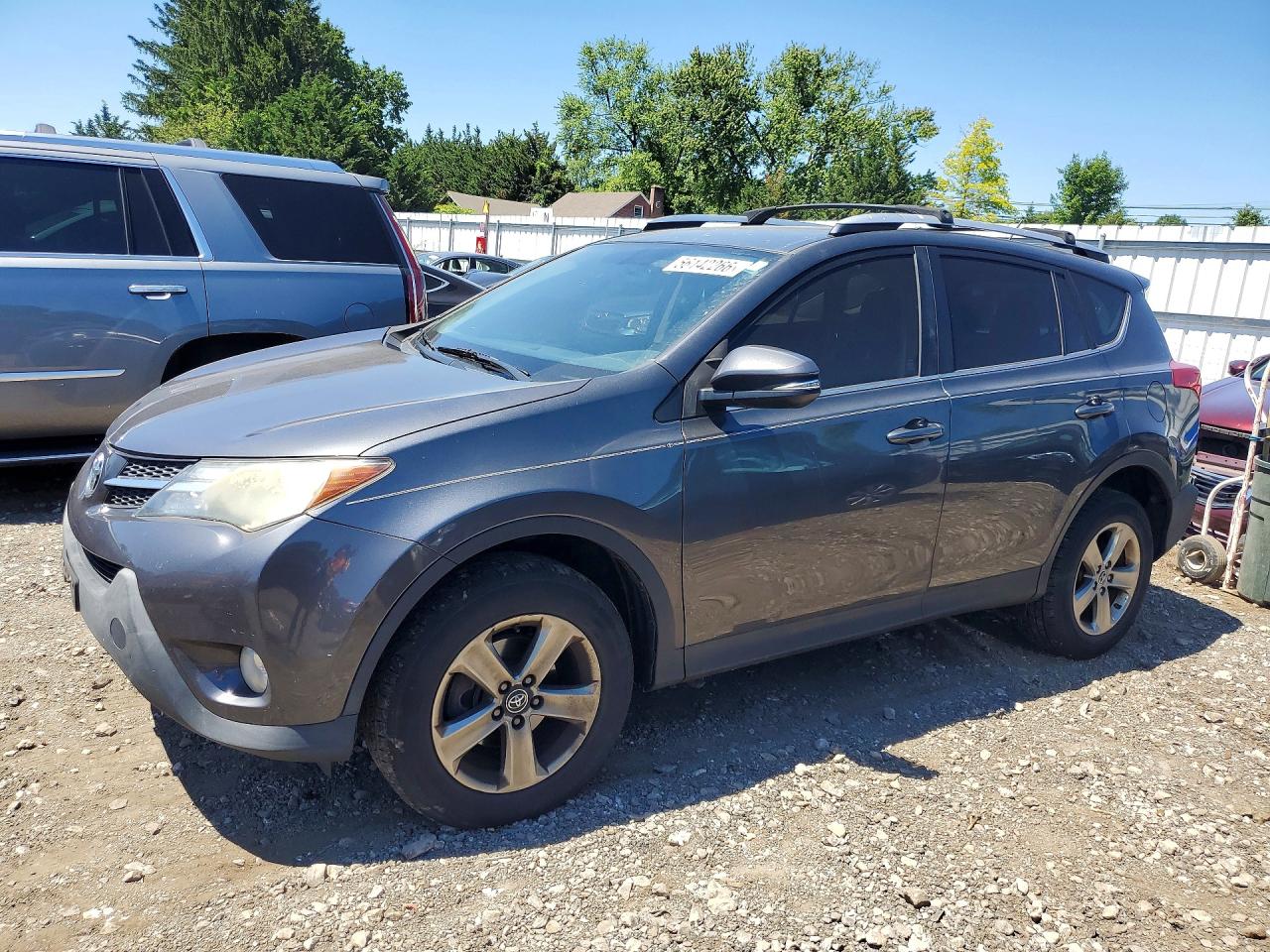 Salvage Toyota RAV4 Image