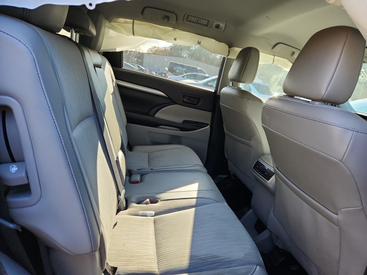 Toyota Highlander Le