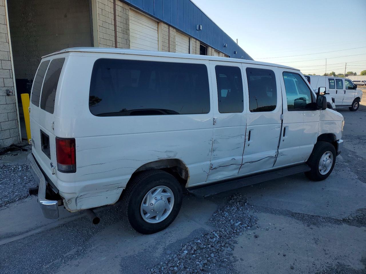 Ford Econoline E350 Super Duty Wagon