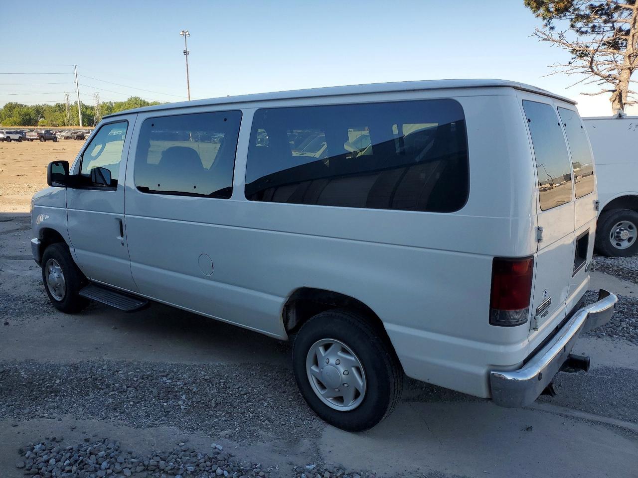 Ford Econoline E350 Super Duty Wagon