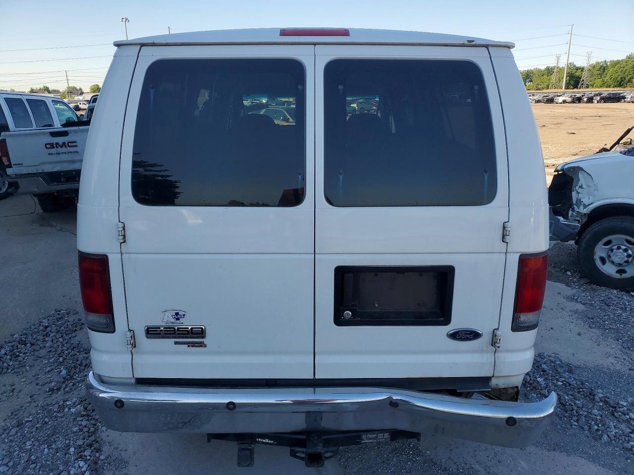 Ford Econoline E350 Super Duty Wagon