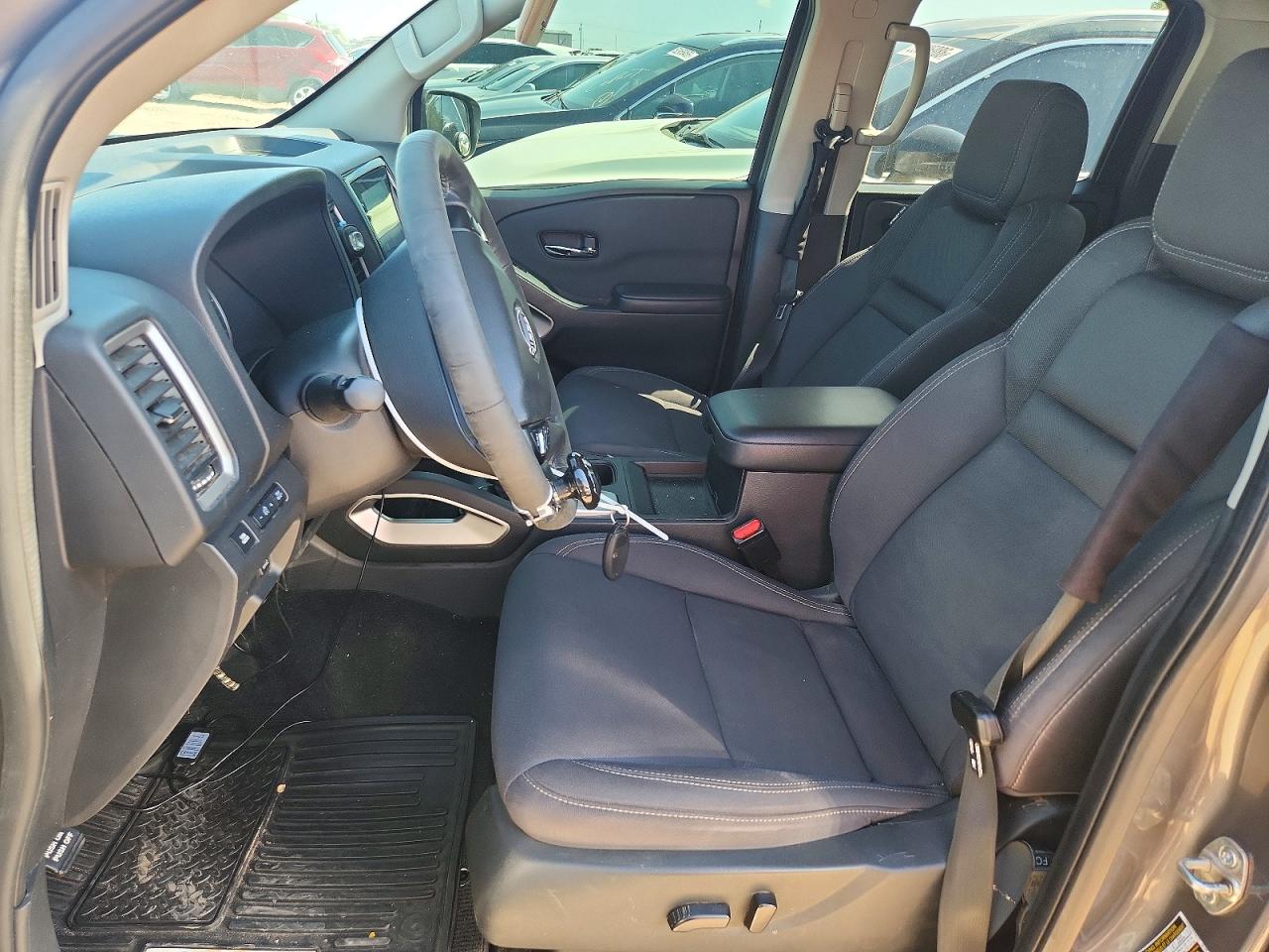 Nissan Frontier Sv