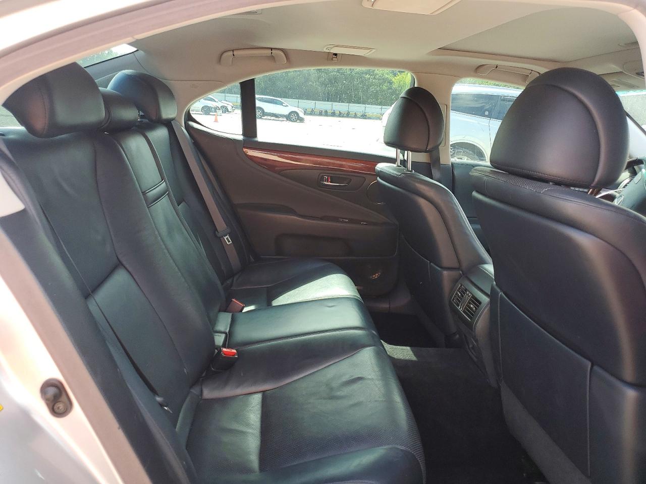 Lexus LS 460