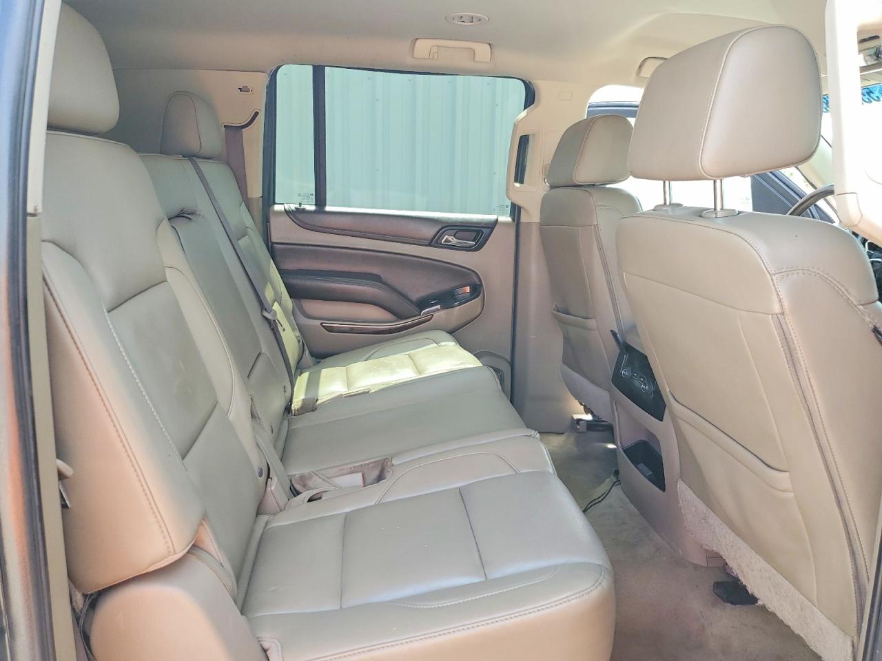 Chevrolet Suburban C1500 Lt