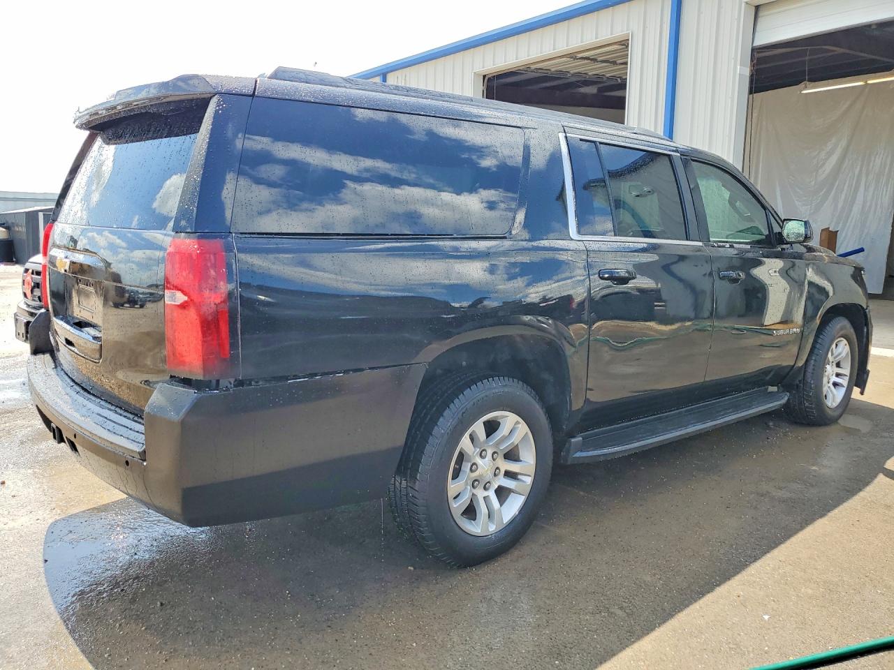 Chevrolet Suburban C1500 Lt