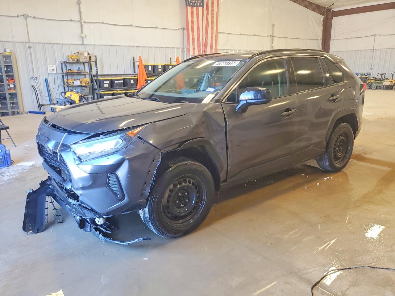 Salvage Toyota RAV4 Image